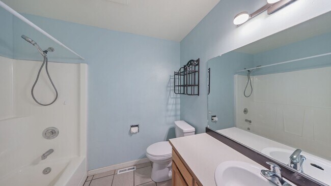 Building Photo - 4 Bed 3 Bath - 2 Living Rooms - Office Area - Pet Friendly - NAS Whidbey