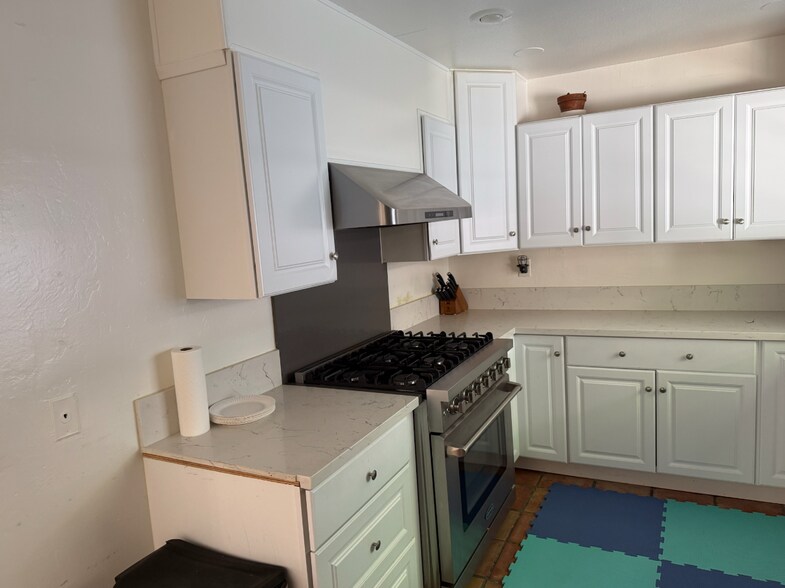 Building Photo - 5408 Morella Ave