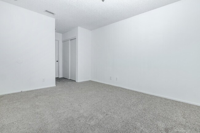 Building Photo - Pinecrest Apartment Homes
