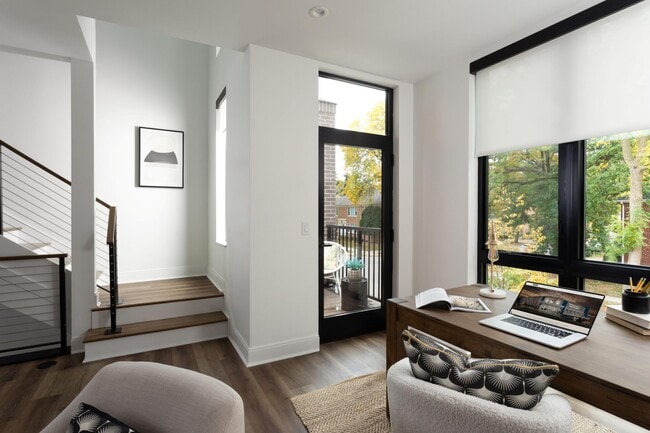 Building Photo - 600 E Henry Clay St