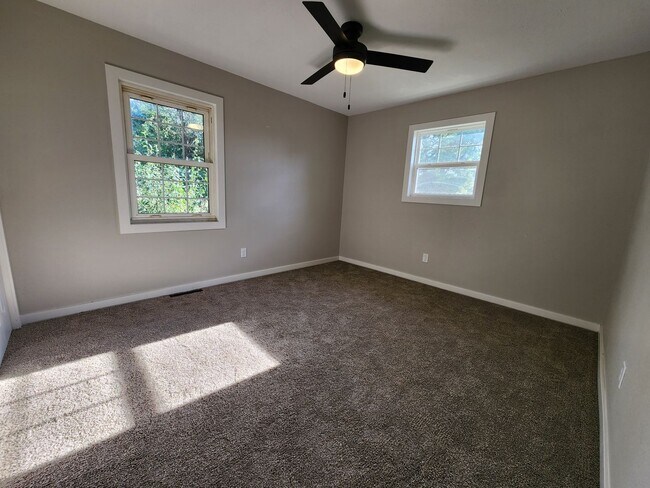 Building Photo - Spacious 4-Bedroom, 2.5-Bathroom Home AVAI...