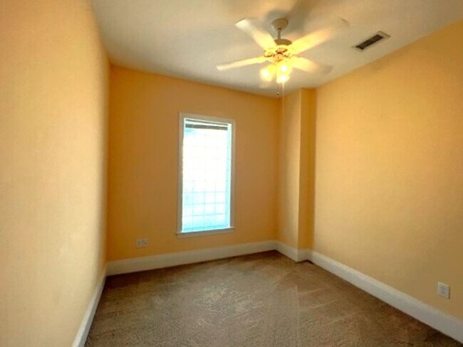 Building Photo - 2BR/2FULL BATH! Down Town Wilmington ''The Weldon'', an art deco Brooklyn Arts district.