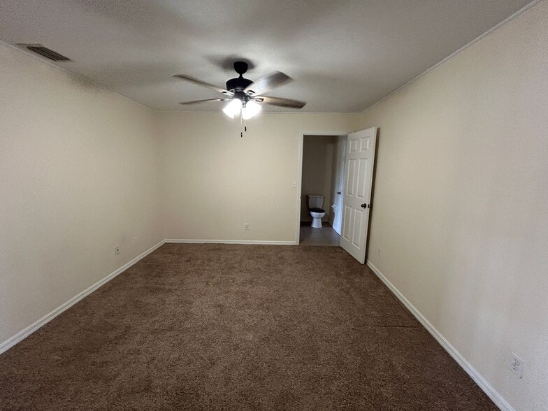 Building Photo - Unique 3/2 + Den home in great location