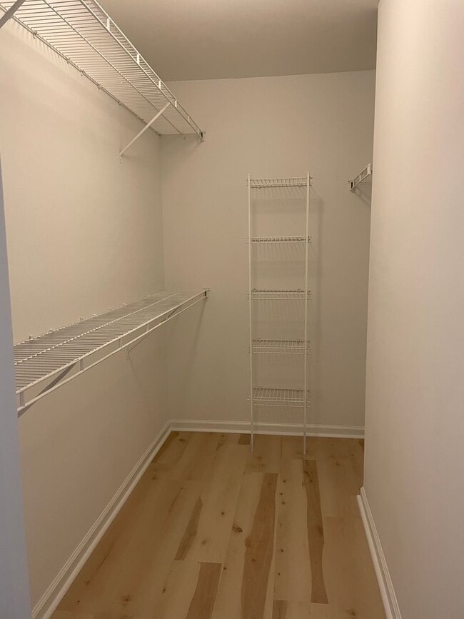 Building Photo - Spacious 2 Bedroom Luxury Condo with Pool Access – Wilmington, NC