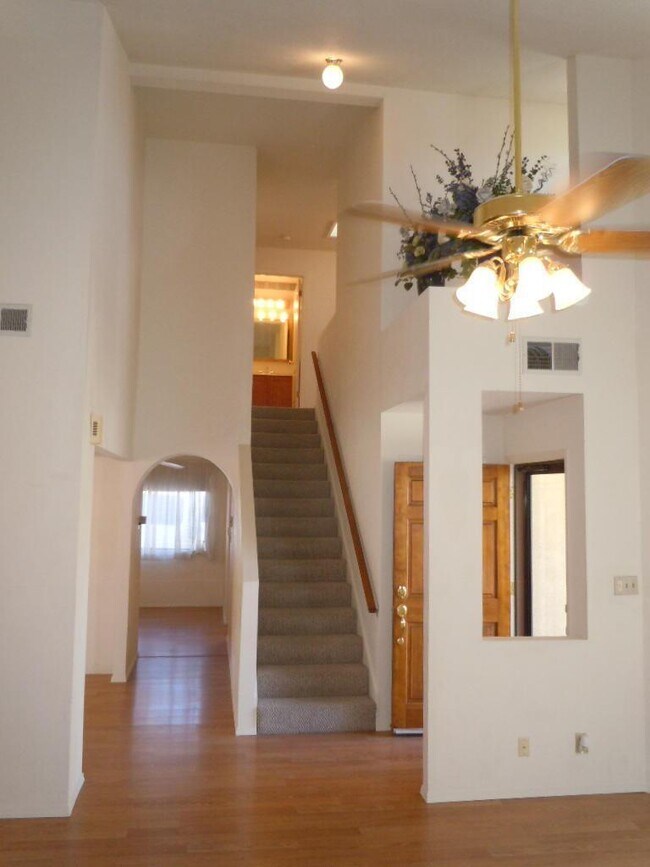 Building Photo - 2059 Columbia Ct NE