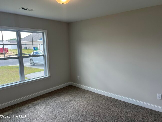 Building Photo - 2205 Rhinestone Dr