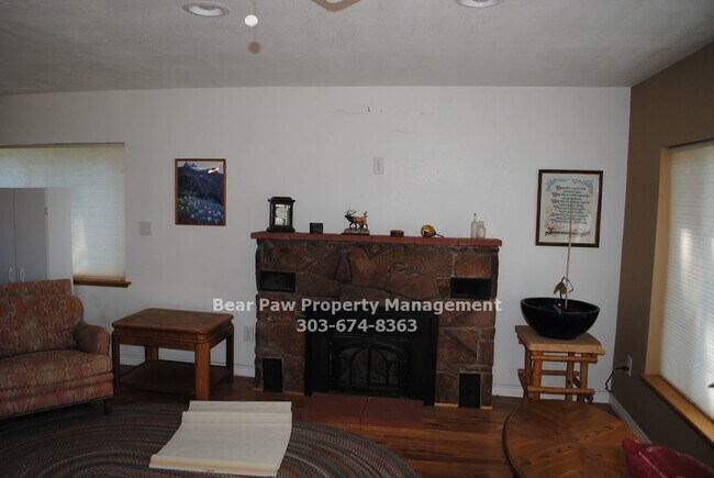 Building Photo - Nice Property in Indian Hills!!
