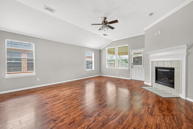 Building Photo - 5615 Brookhollow Oaks Trail