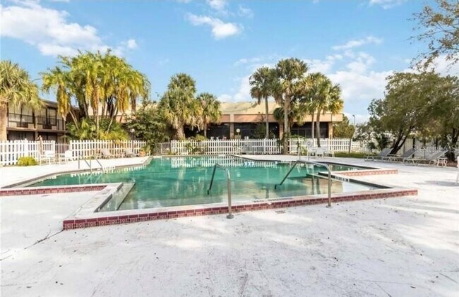 Building Photo - 7900 S Orange Blossom Trail