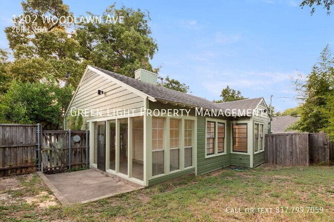 Building Photo - 1202 Woodlawn Ave