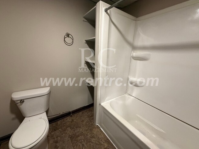 Building Photo - 1220 Harmon-
