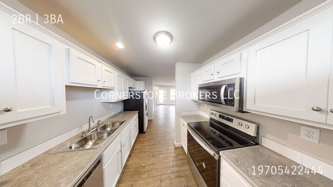 Building Photo - $500 OFF FIRST MONTHS RENT