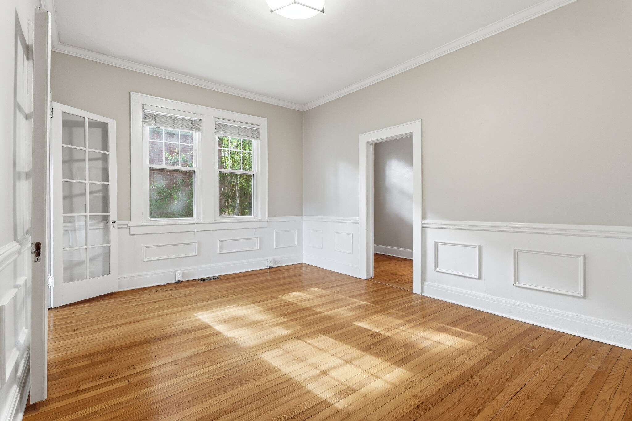 Building Photo - 916 Bromley Rd