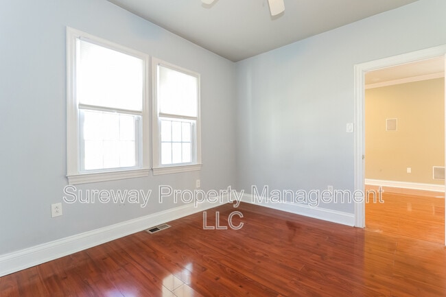 Building Photo - 720 Willitts Ave