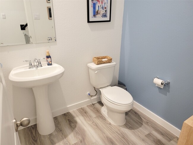 Building Photo - 3223 Creston Gate Dr