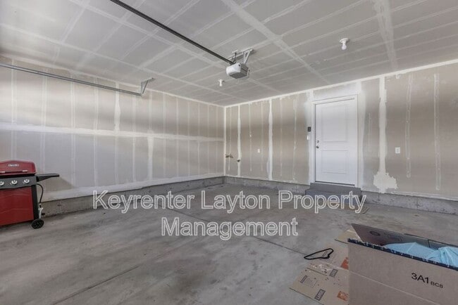 Building Photo - 2786 N Airmen Ave