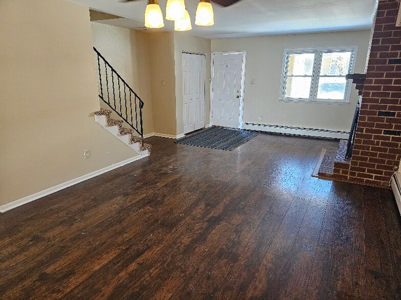 Building Photo - 2405 Walnut Ridge Dr