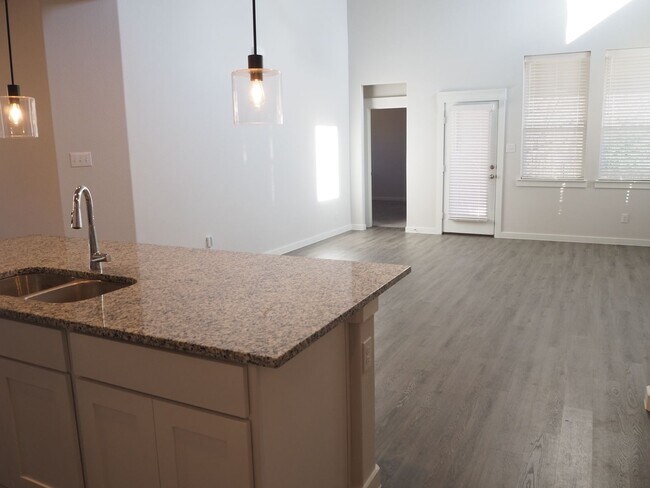 Building Photo - 2502 Sun Grove Rd