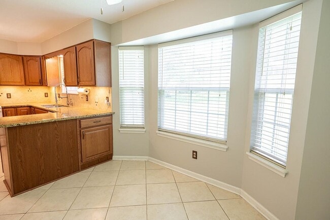 Building Photo - 4679 Inisheer Dr