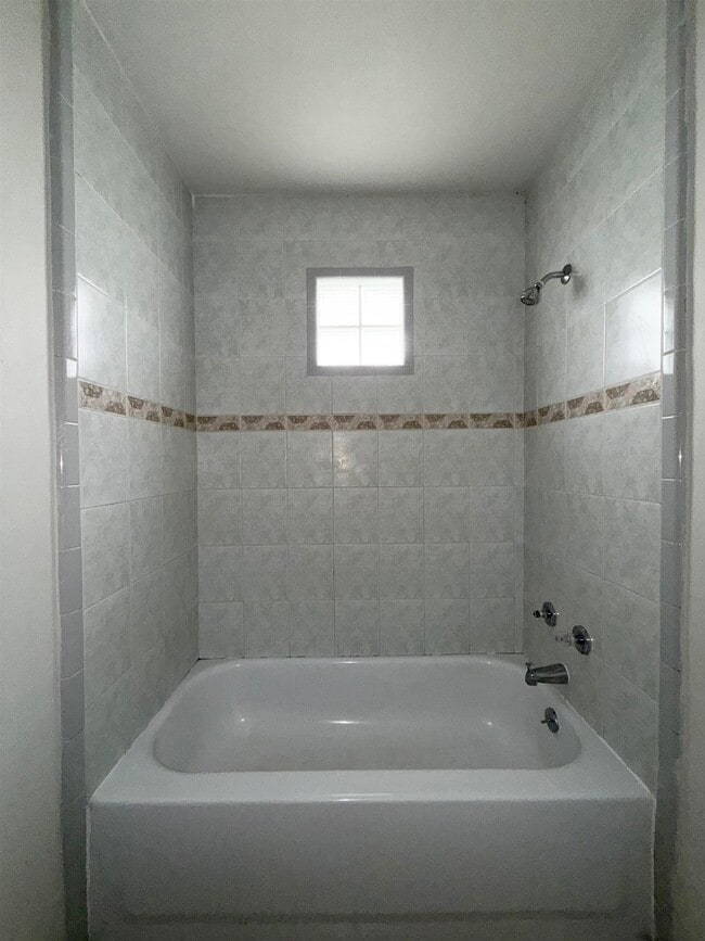 Building Photo - 507 Shiloh Dr