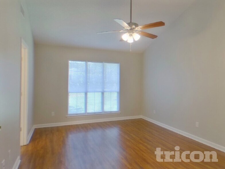 Building Photo - 127 Wenlock Cir