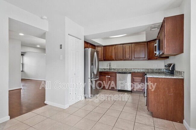 Building Photo - 9995 Campus Way S