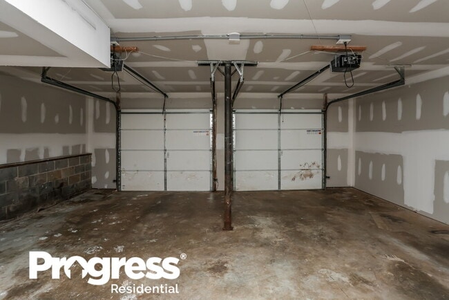 Building Photo - 792 Greenhedge Dr