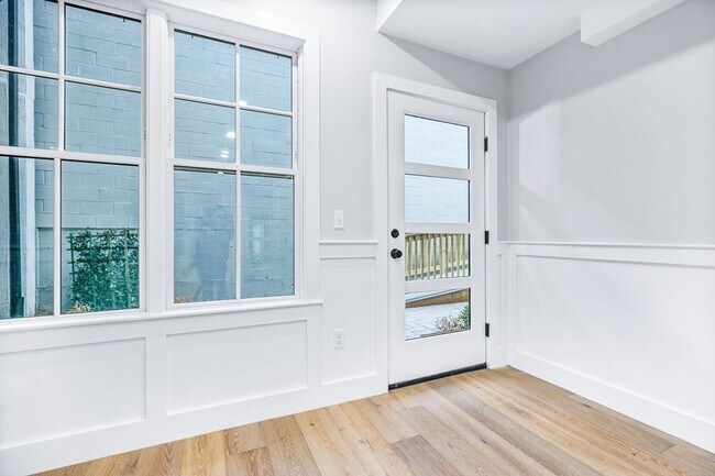 Building Photo - 300 Somerville Ave