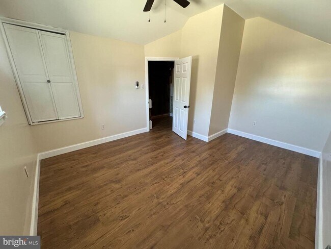 Building Photo - 25 Main St