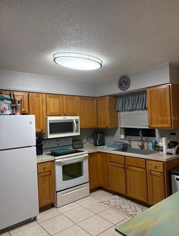 Building Photo - 26591 S Fairway Dr