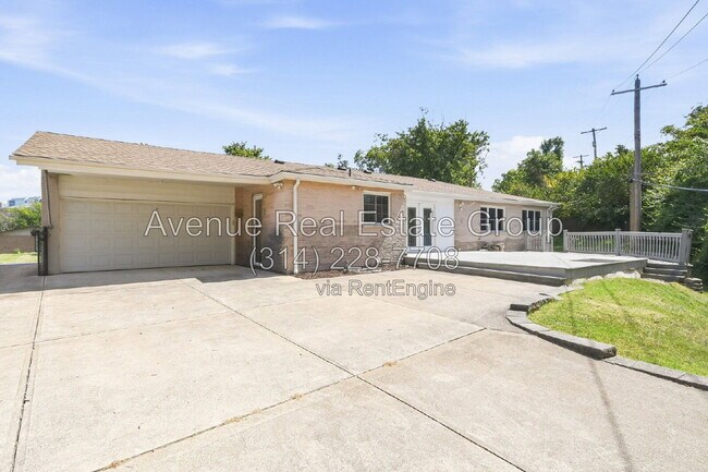 Building Photo - 959 Orchard Lakes Dr