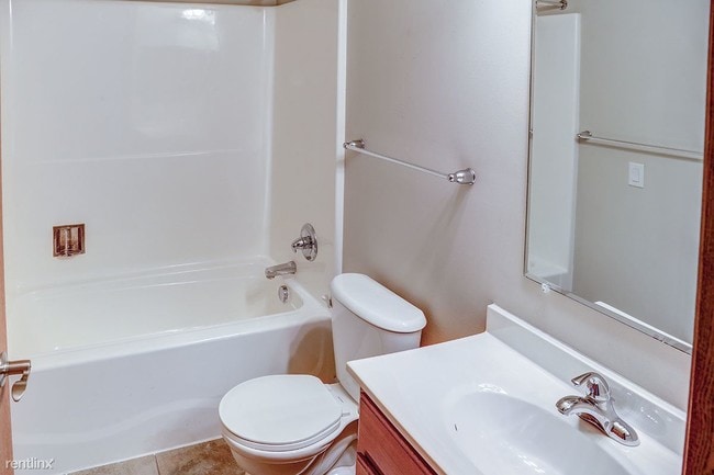 Building Photo - 2 br, 2 bath Townhome - Hattie Greene
