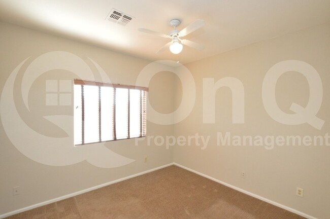 Building Photo - 2125 E Nantuckett Dr