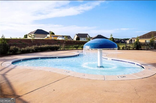 Building Photo - 341 Emporia Loop