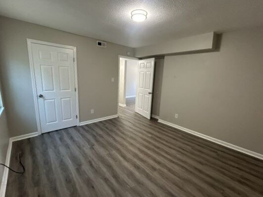 Building Photo - S. Knox 1bd/1ba- 1st floor Unit Available Now
