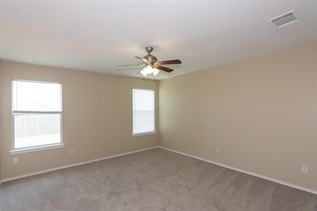 Building Photo - 245 Shale Dr
