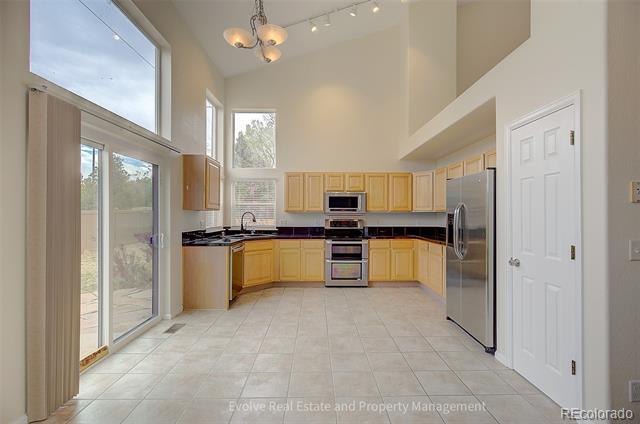 Building Photo - 13252 Pearl Cir