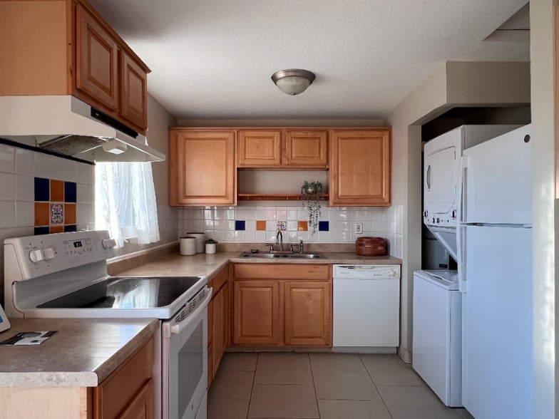 Building Photo - 14655 SW 76th Ave