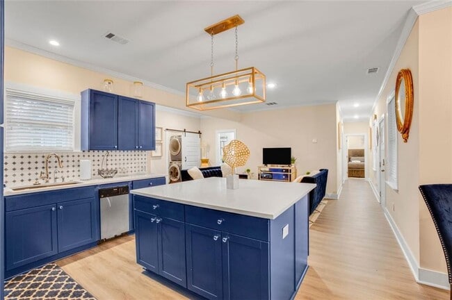 Building Photo - 2925 Dodson Dr