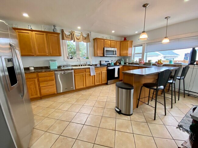 Building Photo - 482 Beale St