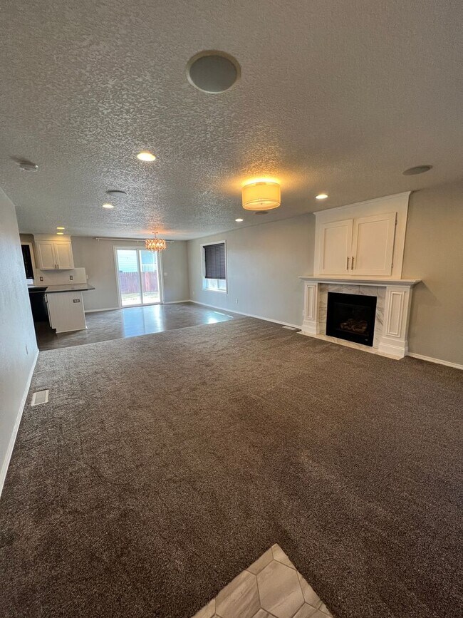 Building Photo - Beautifully Updated Home in Sage Point School District!