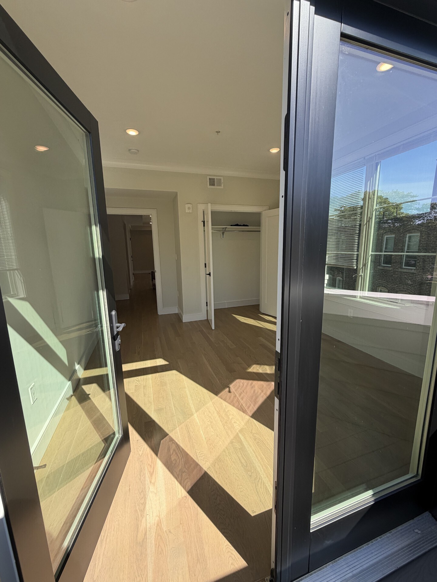 Building Photo - 104 Warren St