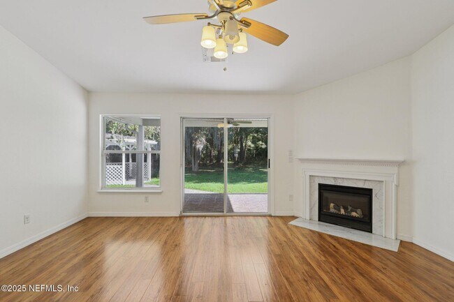 Building Photo - 350 Turtle Dove Dr