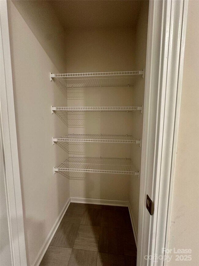 Building Photo - 1210 Leno Ln