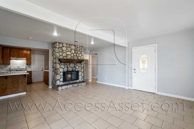 Building Photo - 23865 Goetz Dr