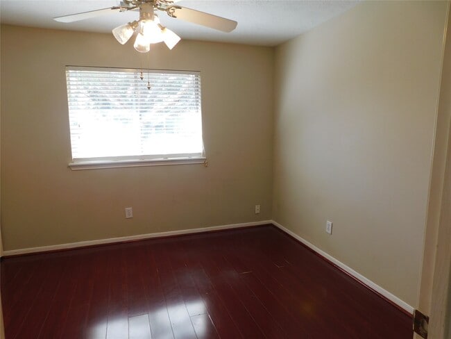 Building Photo - 122 High Meadows Dr