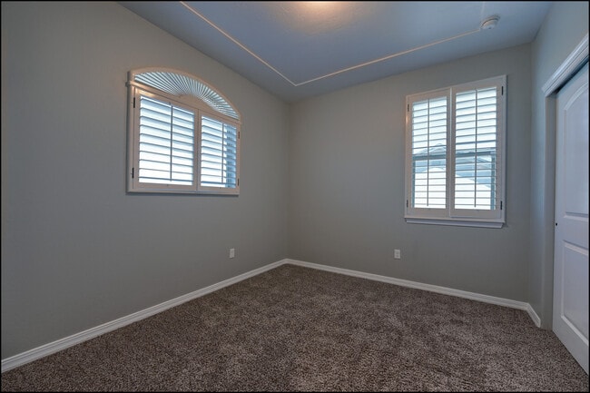 Building Photo - 2166 Enchanted Crst Dr