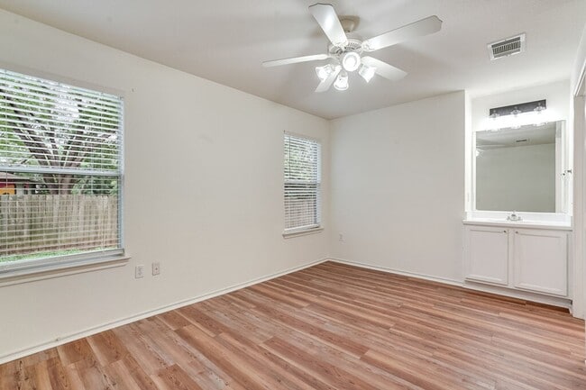 Building Photo - 1505 Strickland Dr