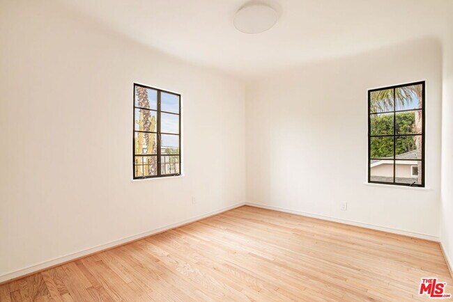 Building Photo - 2228 Prospect Ave