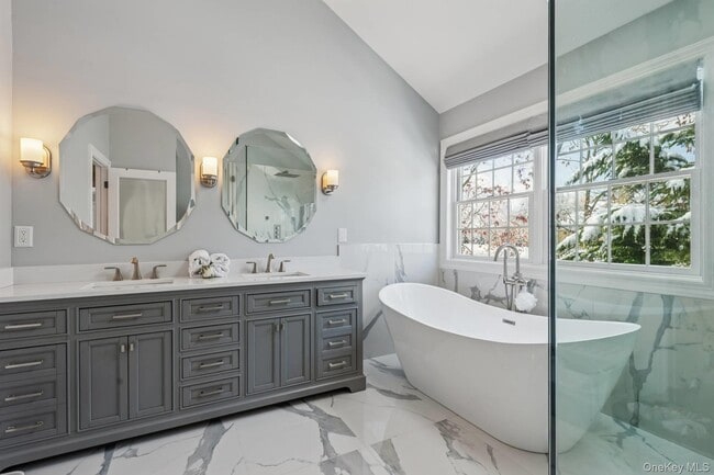 Building Photo - 47 Bathing Bch Rd